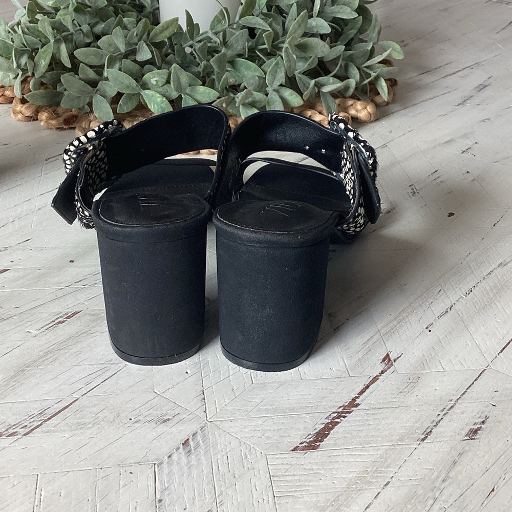 Vici Black Sandals with Patterned Strap - image 3